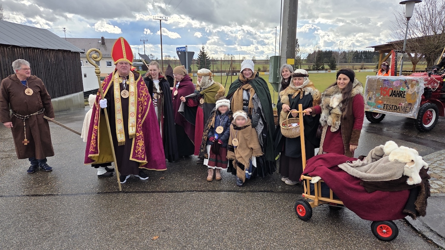 Beim Faschingsumzug in Höchstädt waren wir als bunte Truppe dabei